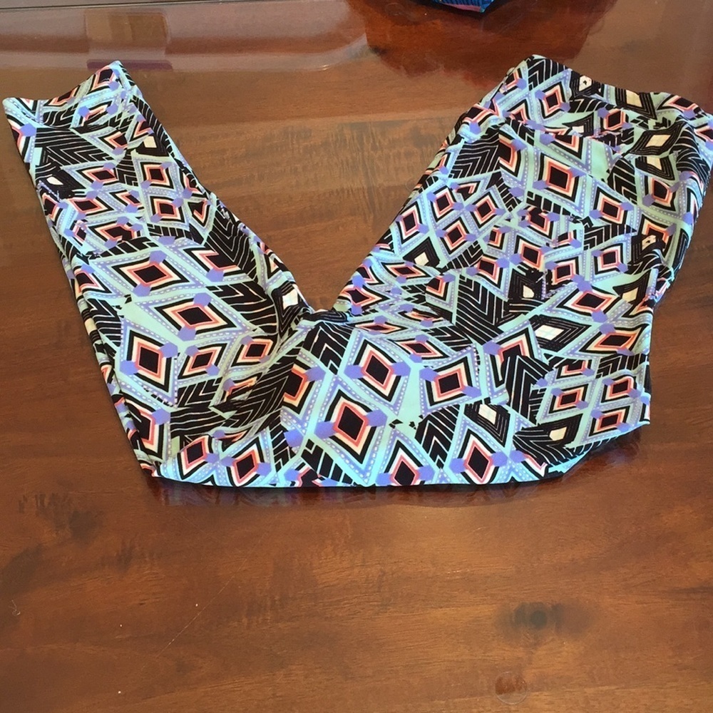 TC NWOT LuLaRoe Leggings D04 34